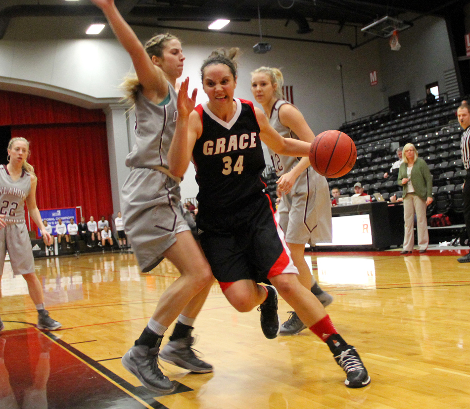 Oc Pulls Away From Lady Lancers