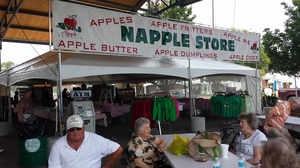 Nappanee Apple Festival Goes On Despite Rainy Morning