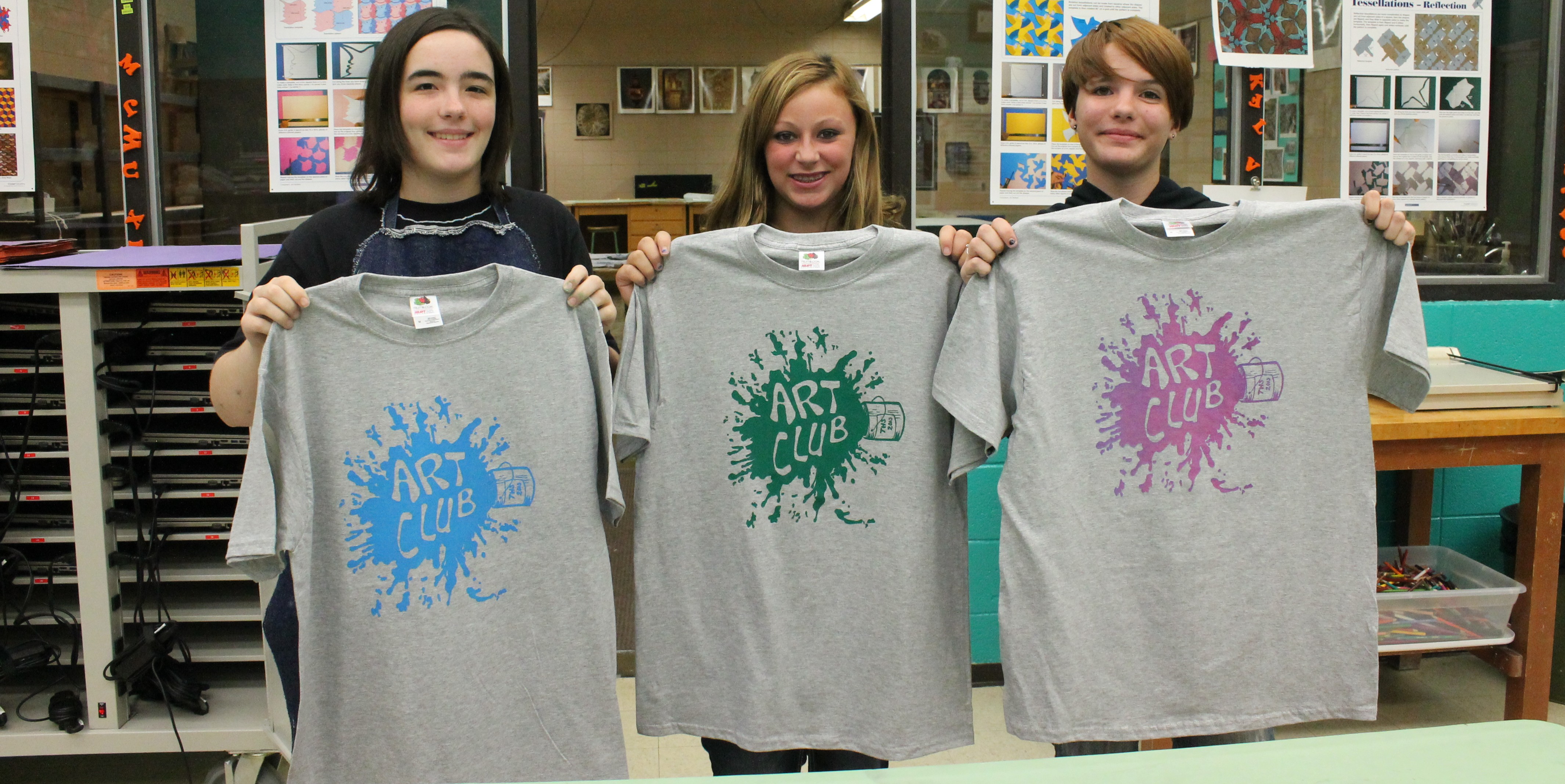 Triton Students Design Art Club Shirts – 