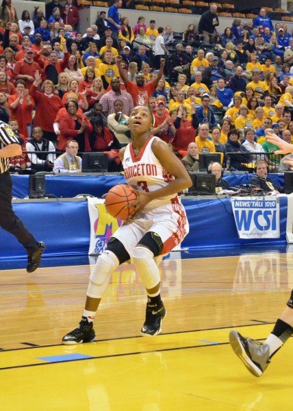 Jackie Young set a finals single-game scoring record and eclipsed 1,000 season points on this shot. (Photos by Nick Goralczyk)