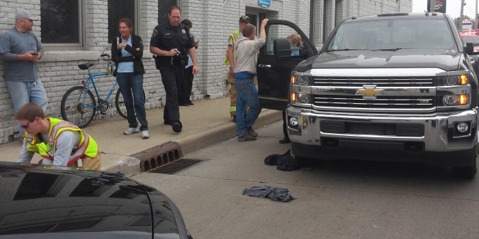 car v bike Detroit St and Arthur St Warsaw