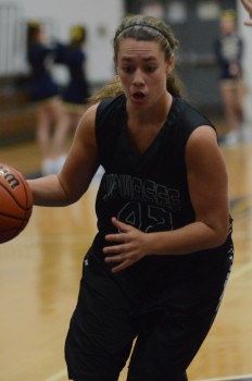 Aubrey Schmaltz works on the baseline for the Warriors.