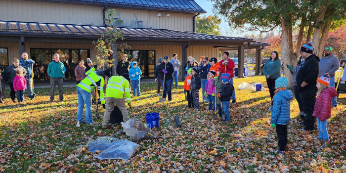 Volunteers help with community tree planting day – InkFreeNews.com